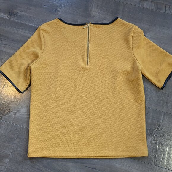 Yellow Textured Short Sleeve Top with Black Trim - Picture 6 of 6